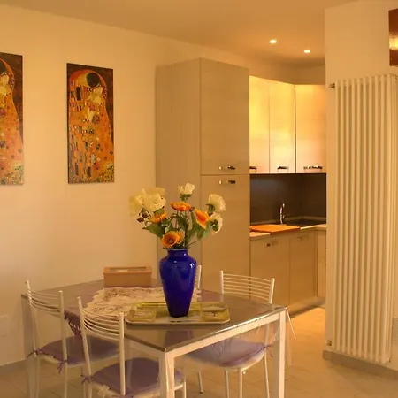 La Madonnina Apartment *